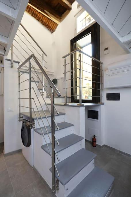 Cozy Loft Navigli, Close To Duomo And Bocconi - Italy Flat Vacation Milão Exterior foto