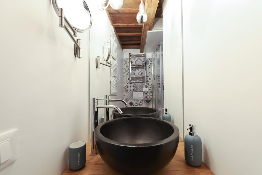 Cozy Loft Navigli, Close To Duomo And Bocconi - Italy Flat Vacation Milão Exterior foto