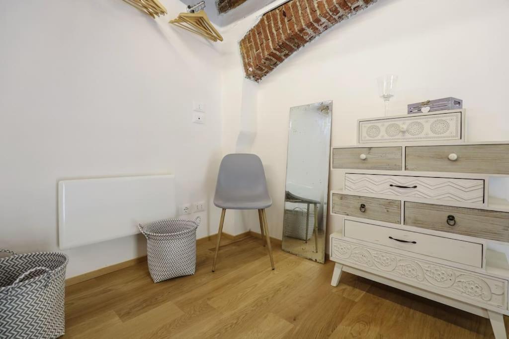 Cozy Loft Navigli, Close To Duomo And Bocconi - Italy Flat Vacation Milão Exterior foto