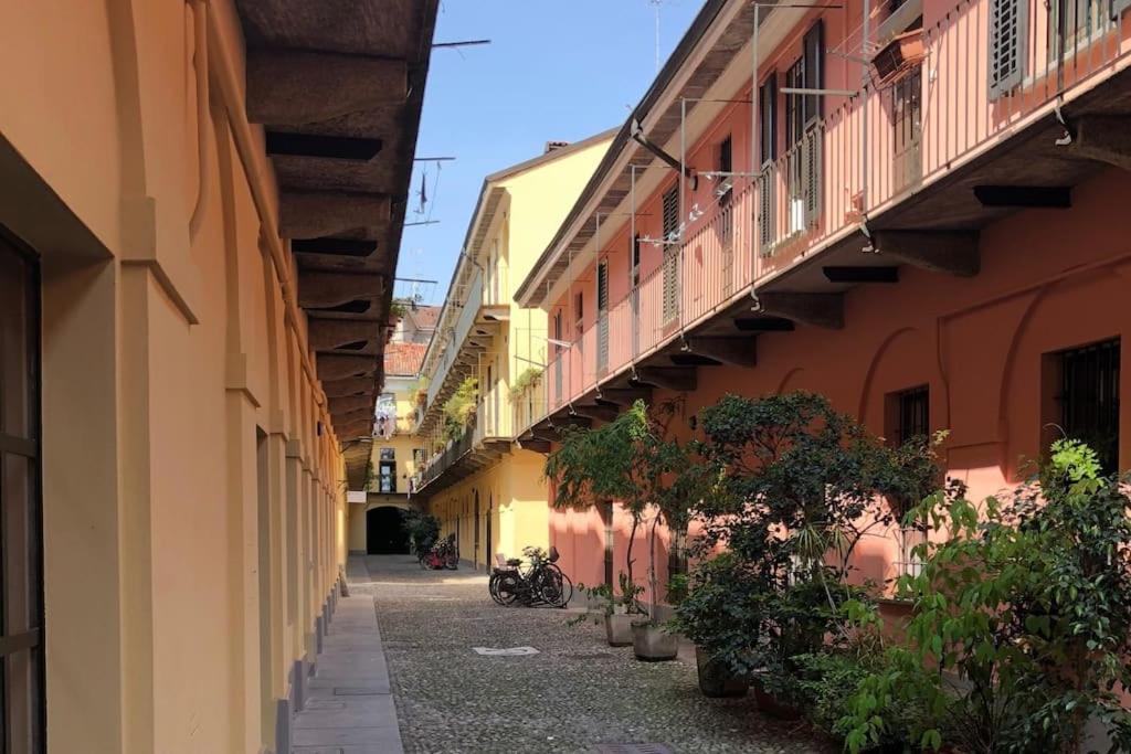 Cozy Loft Navigli, Close To Duomo And Bocconi - Italy Flat Vacation Milão Exterior foto
